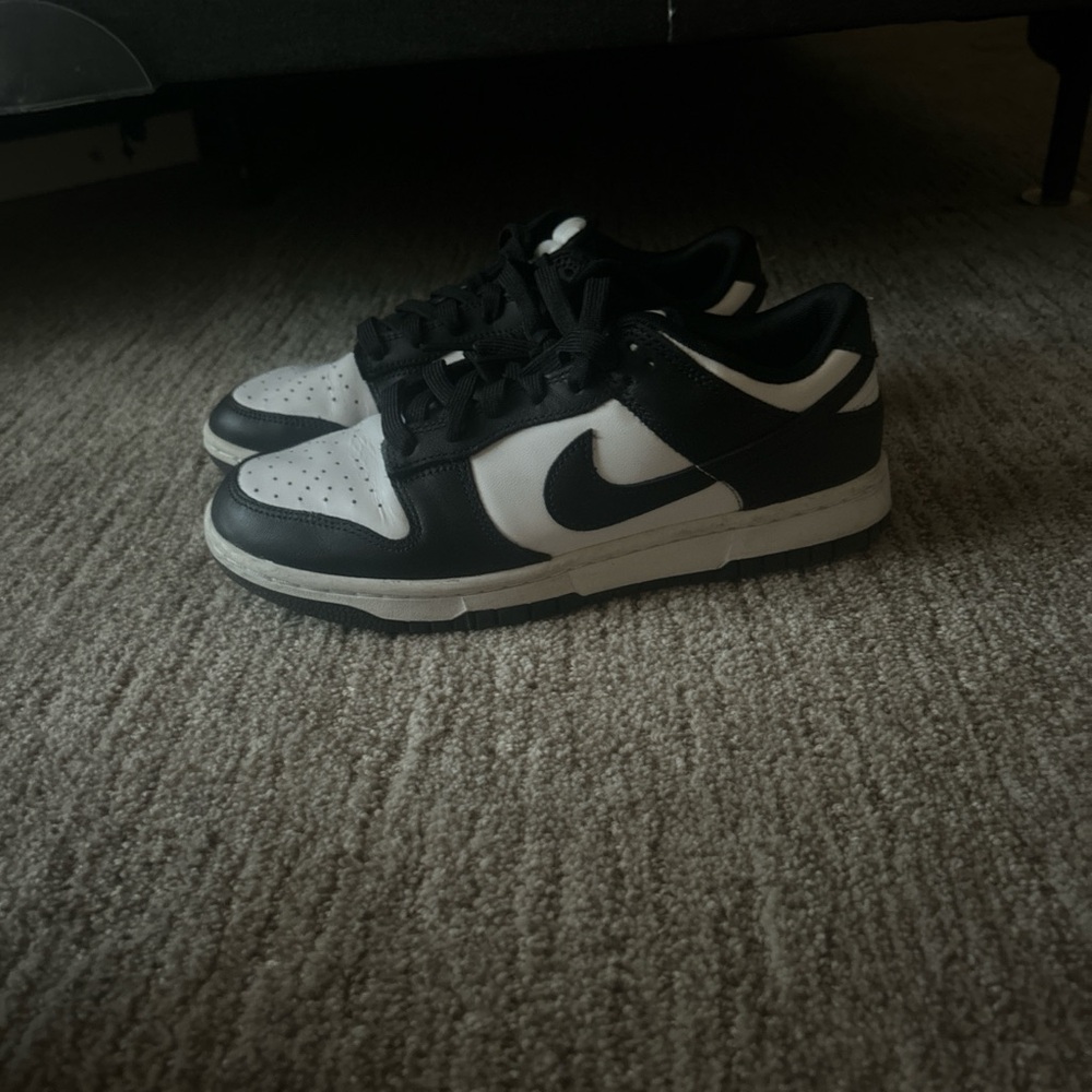 Nike Black and White Women's Sneakers